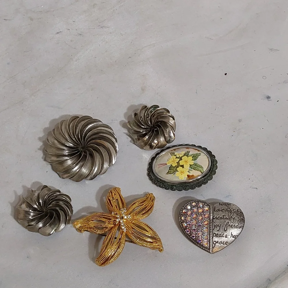 MIX‎ BROOCH PACK & EARRINGS
